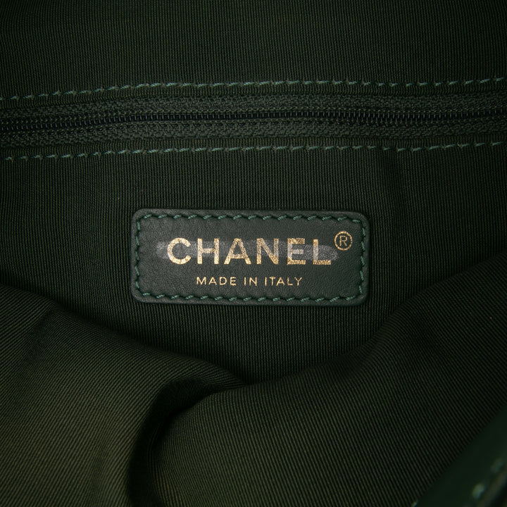 Chanel CC Quilted Caviar Casual Style Hobo Vert – GABY PARIS Authentique