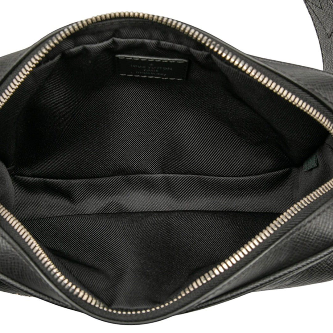 Louis Vuitton Monogram Taigarama Outdoor Bumbag Noir – GABY PARIS Authentique
