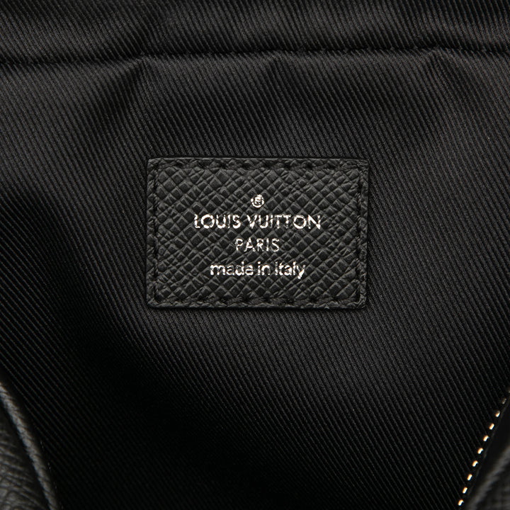 Louis Vuitton Monogram Taigarama Outdoor Bumbag Noir – GABY PARIS Authentique