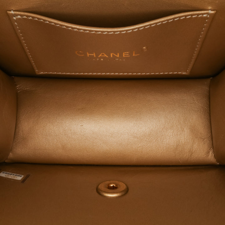 Chanel Small CC Quilted Cuir de veau Crystal Pearl Full Flap Blanc – GABY PARIS Authentique