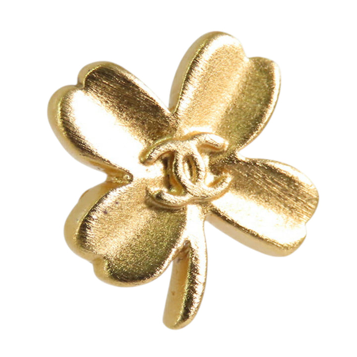 Chanel Doré Plated CC Clover Push Back Boucle d’oreilles Doré – GABY PARIS Authentique