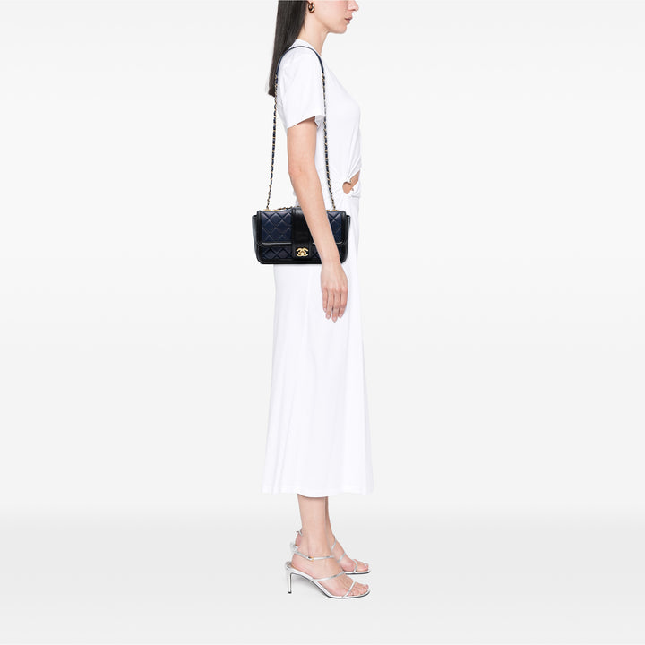 Chanel Medium Bicolor Quilted Cuir d’agneau Elegant CC Flap Bleu – GABY PARIS Authentique