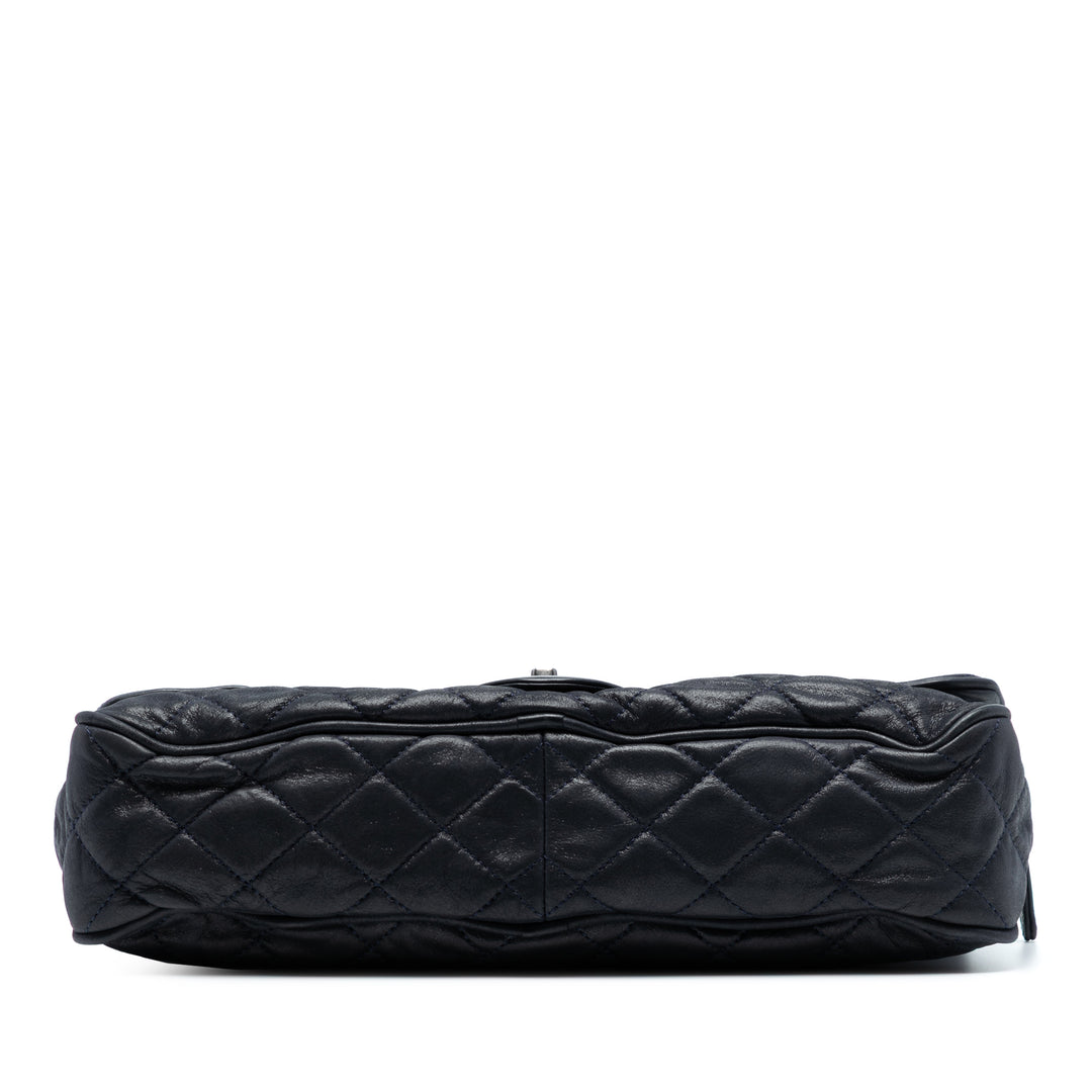Chanel Large Quilted Iridescent Cuir de veau Shiva Flap Noir – GABY PARIS Authentique