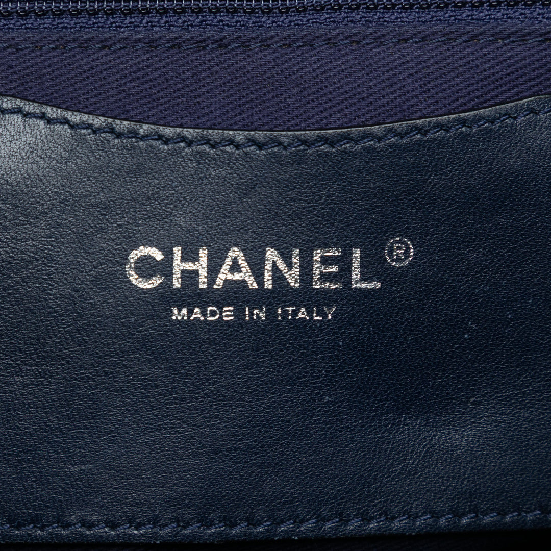 Chanel Large Quilted Iridescent Cuir de veau Shiva Flap Noir – GABY PARIS Authentique