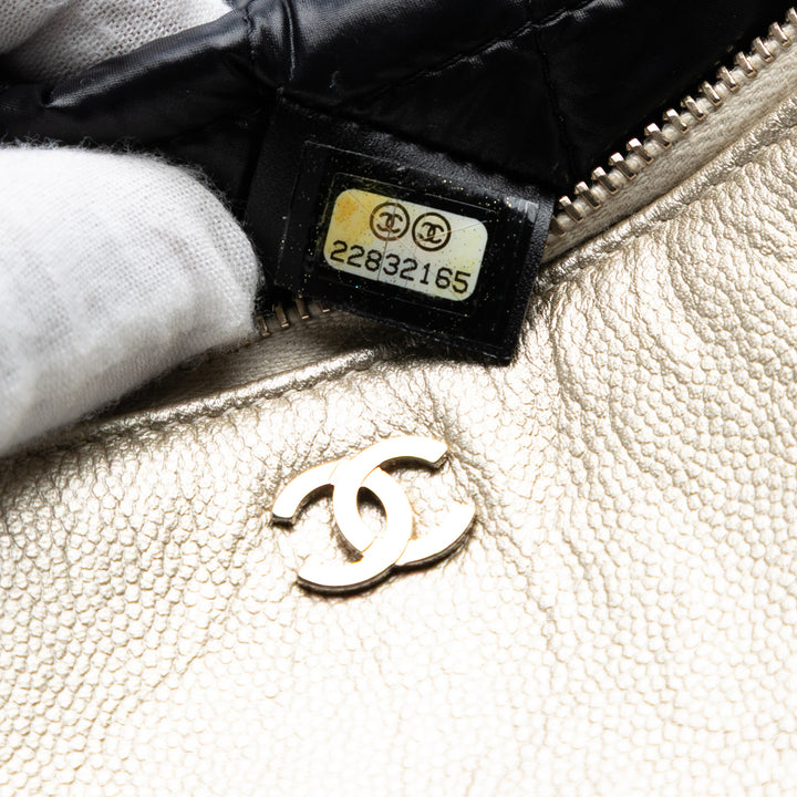 Chanel Medium Bicolor Caviar and Iridescent Cuir de veau O Étui Pochette Doré – GABY PARIS Authentique
