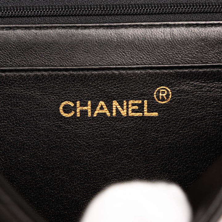 Chanel Jumbo Classic Cuir d’agneau Simple rabat Noir – GABY PARIS Authentique