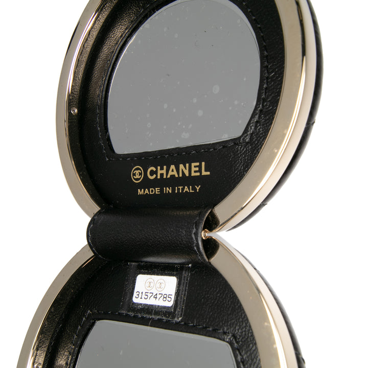 Chanel Quilted Cuir verni Round Mirror Chain Collier Noir – GABY PARIS Authentique