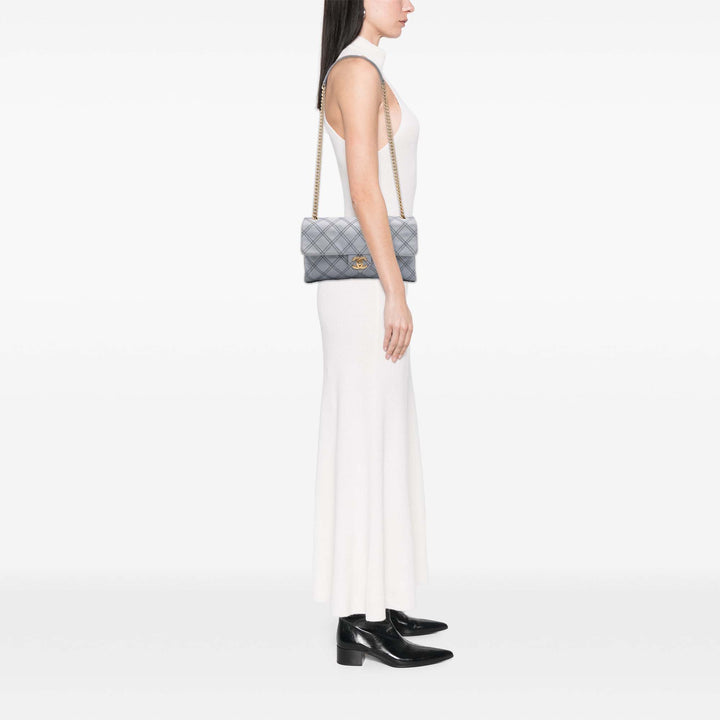 Chanel Jumbo Quilted Cuir de veau Triple Stitched Flap Gris