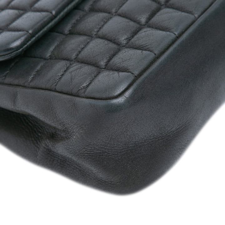 Chanel Chocolate Bar Iridescent Cuir de veau Bubble Flap Noir
