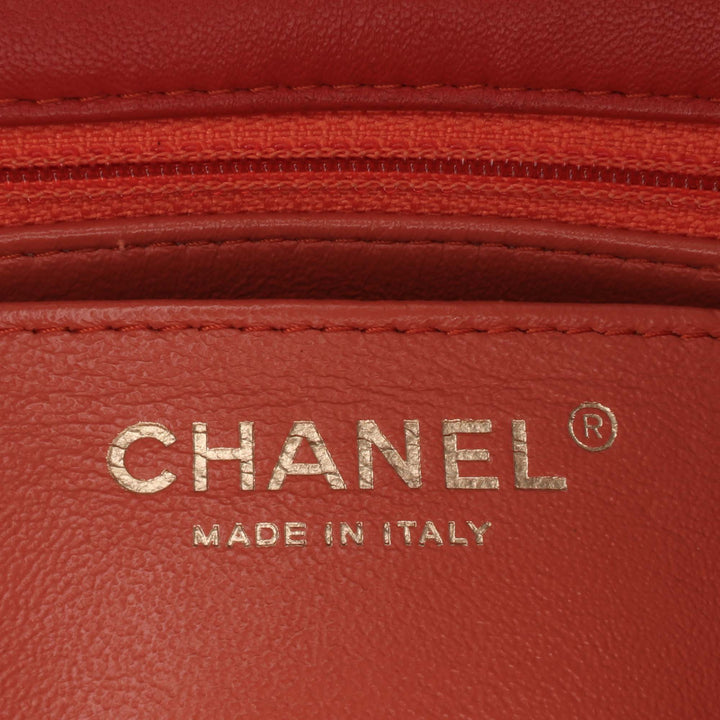 Chanel Mini Square Classic Cuir d’agneau Single Flap Orange – GABY PARIS Authentique