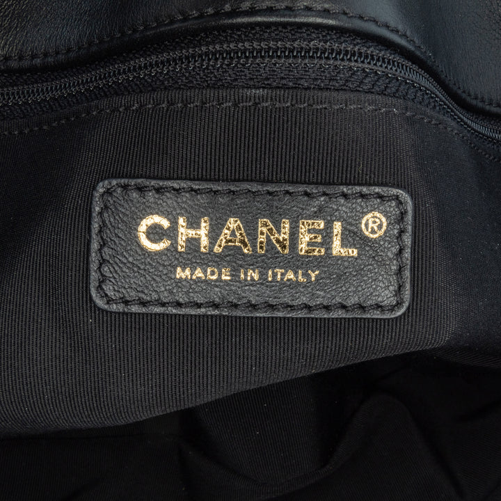 Chanel Medium Tweed Pearl Handle Flap Bleu – GABY PARIS Authentique