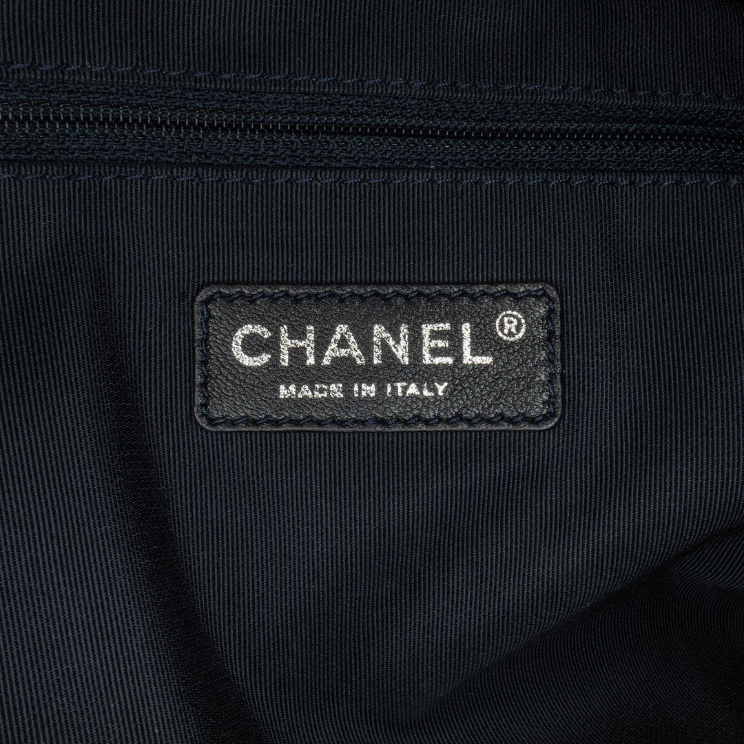 Chanel Large Fringed Denim Shopping Cabas Bleu – GABY PARIS Authentique