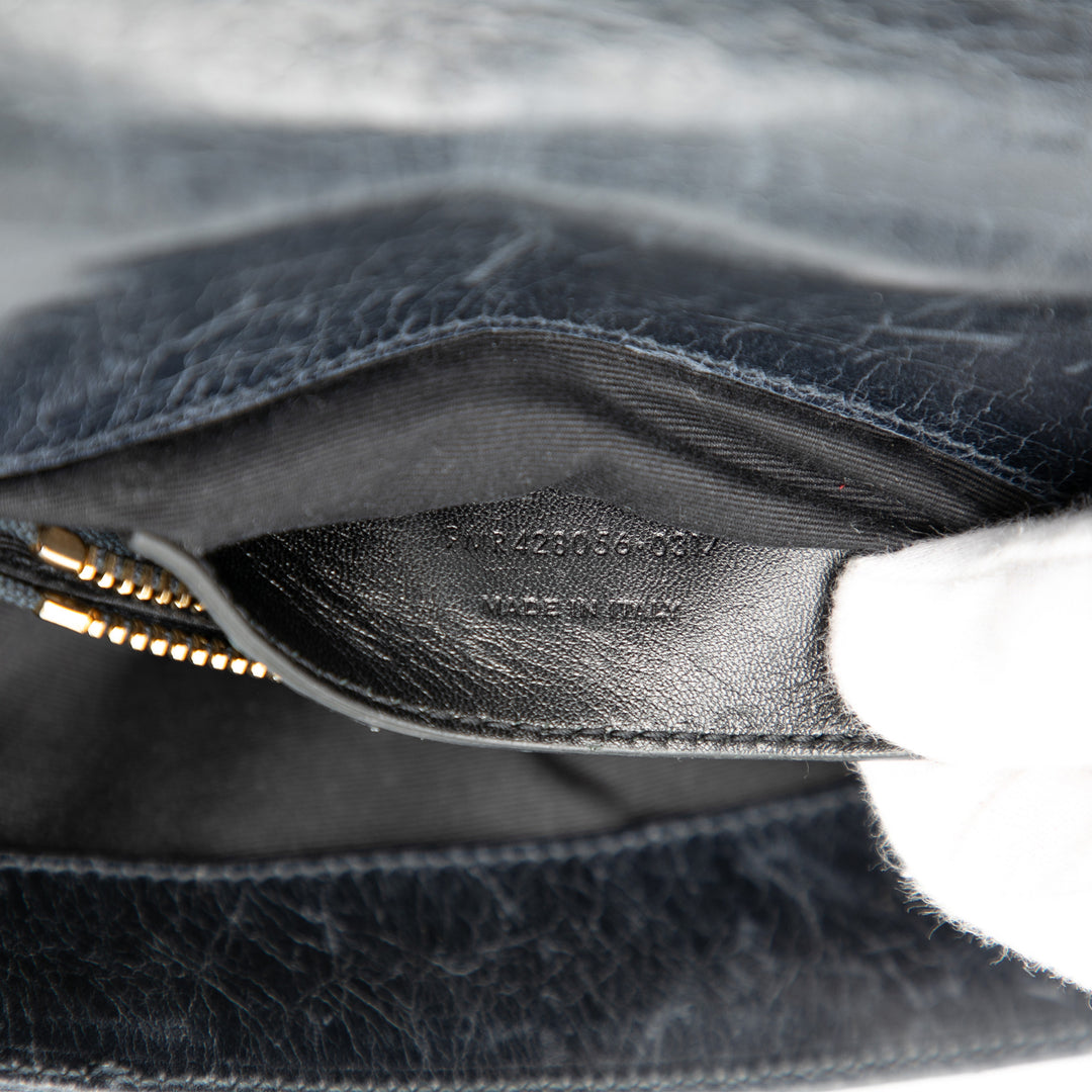 Saint Laurent Medium Chevron Sheepskin Monogram College Sac cartable Noir – GABY PARIS Authentique