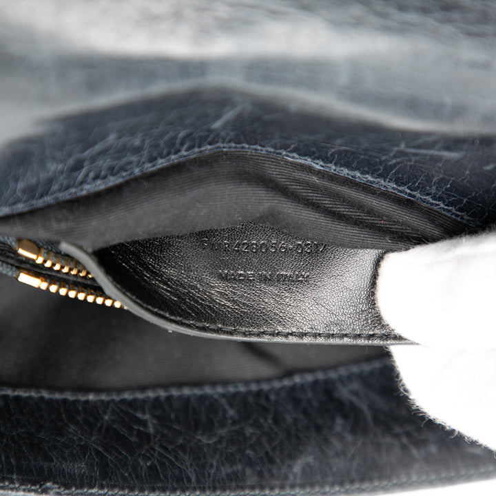 Saint Laurent Medium Chevron Sheepskin Monogram College Sac cartable Noir – GABY PARIS Authentique