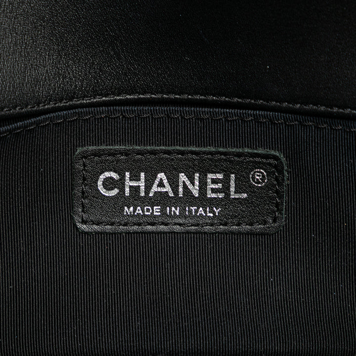 Chanel Small Quilted Cuir verni Boy Flap Noir