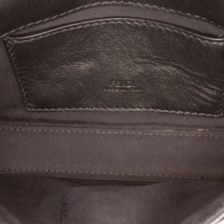 Fendi Zucca Embossed Cuir Baguette Phone Pochette Sac cartable Noir – GABY PARIS Authentique