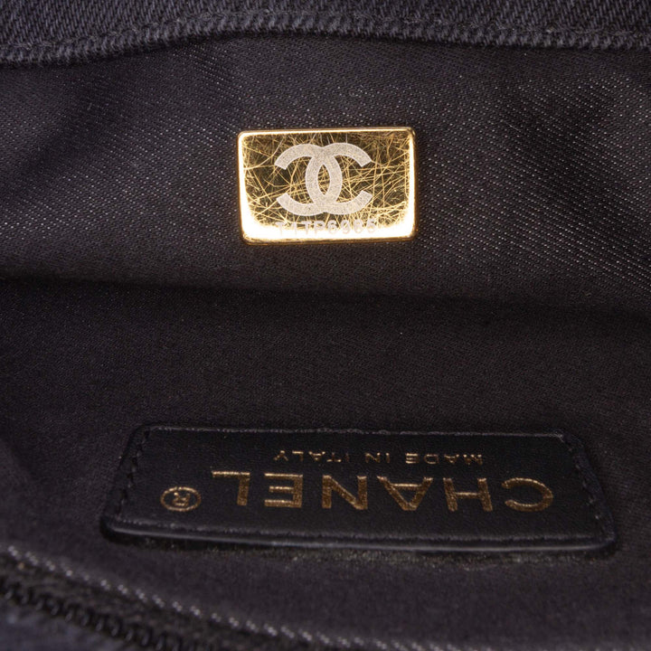 Chanel Medium Quilted Denim Mood Flap Noir – GABY PARIS Authentique