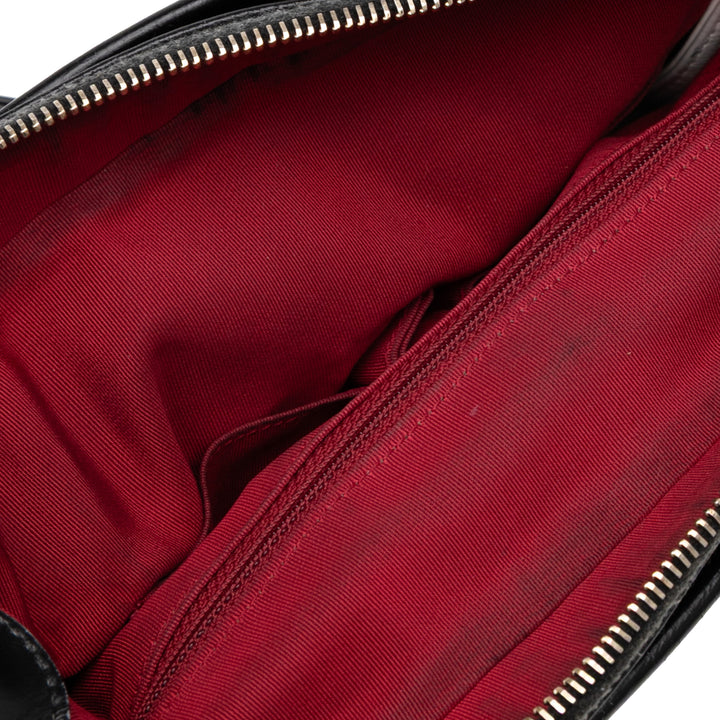 Chanel Medium Aged Cuir de veau Gabrielle Sac porté croisé Noir – GABY PARIS Authentique