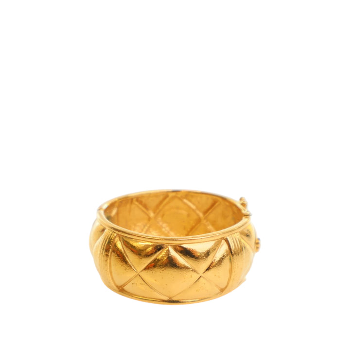 Chanel CC Doré Plated Quilted Wide Cuff Bracelet Doré – GABY PARIS Authentique