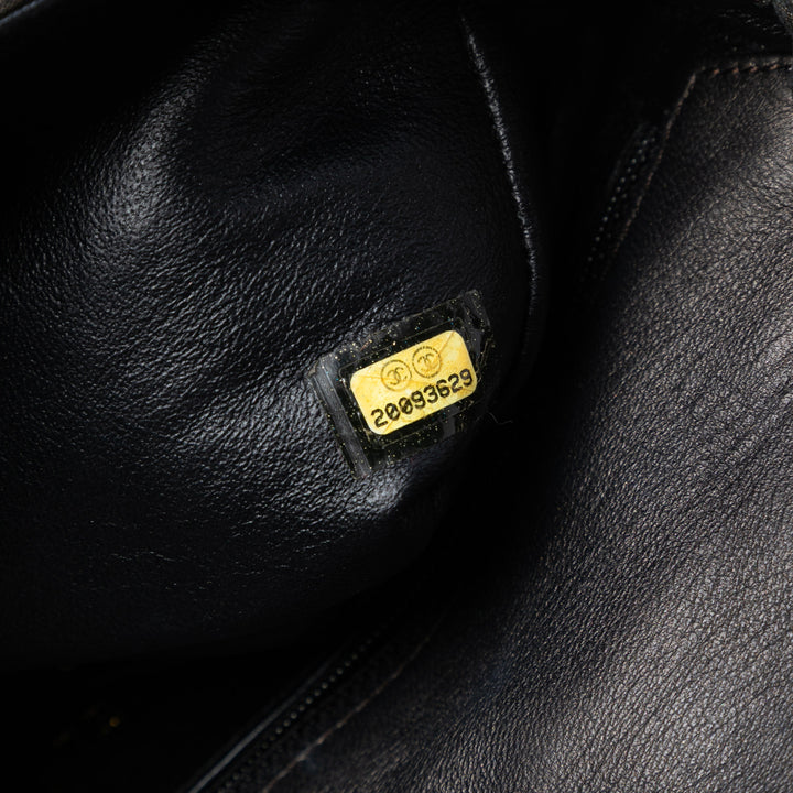 Chanel Small Quilted Iridescent Cuir de veau Crystal Simple rabat Noir – GABY PARIS Authentique