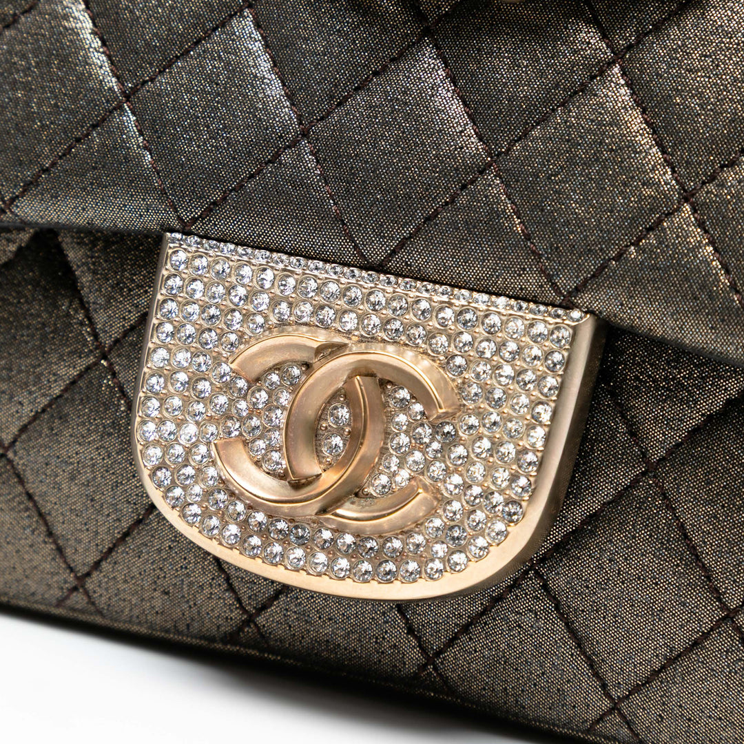Chanel Small Quilted Iridescent Cuir de veau Crystal Simple rabat Noir – GABY PARIS Authentique