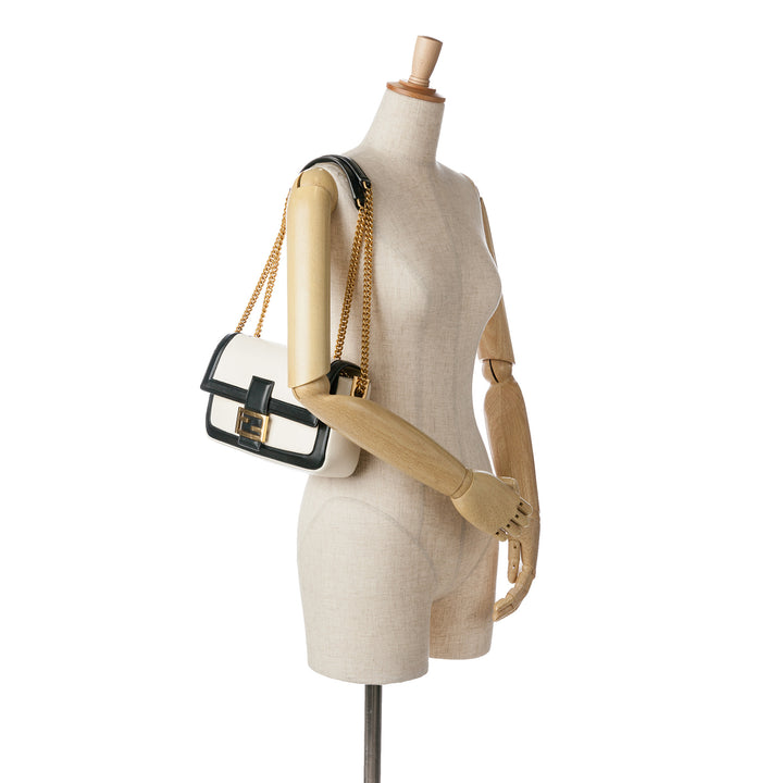 Fendi Bicolor Leather Chain Baguette Blanc – GABY PARIS Authentique