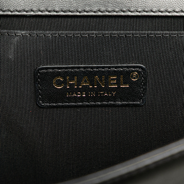 Chanel Old Medium Braided Chevron Cotton and Cuir d’agneau Boy Flap Noir – GABY PARIS Authentique