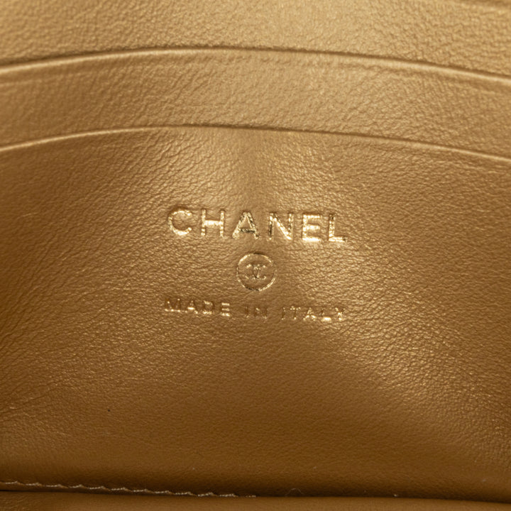 Chanel Quilted Cuir de veau Strass Pochette With Chain Flap Noir – GABY PARIS Authentique