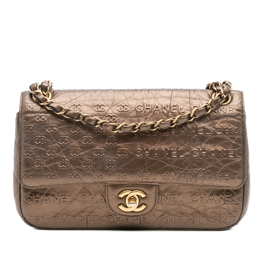 Chanel Paris Dallas Métallisé Cuir de veau Embossed Logo Flap Marron – GABY PARIS Authentique