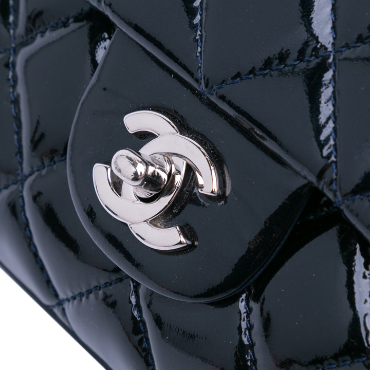 Chanel Jumbo Cuir verni 3 Accordion Flap Bleu – GABY PARIS Authentique