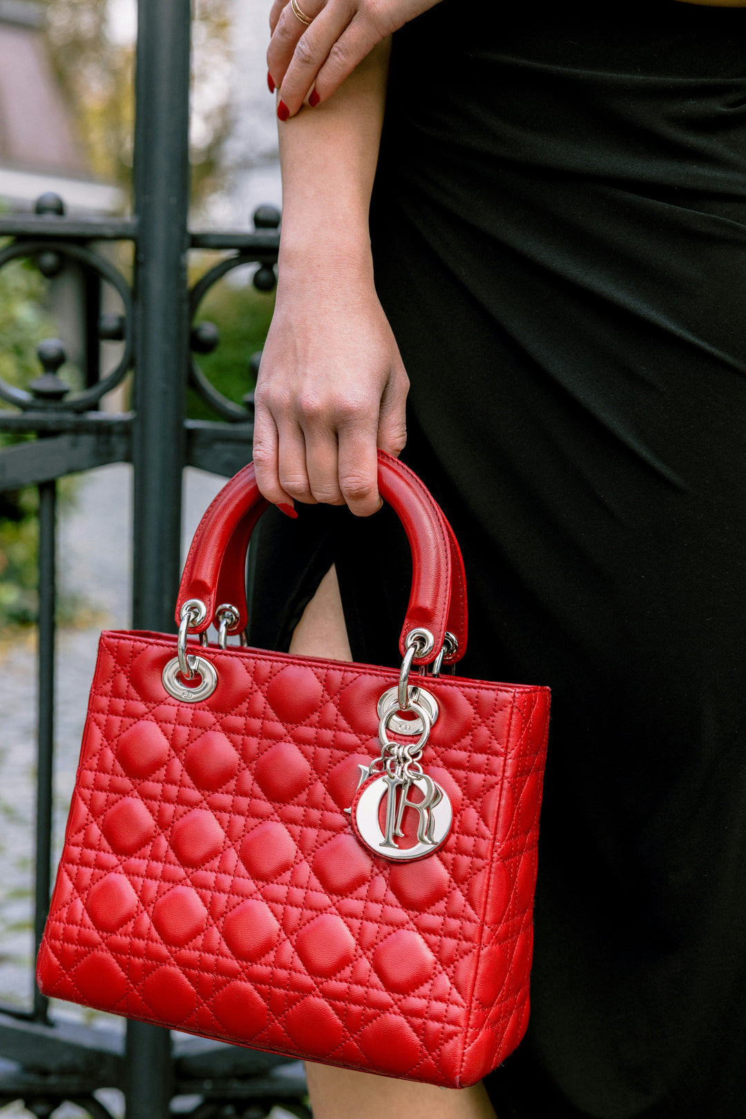 Comment authentifier un sac Dior : les points clés à vérifier