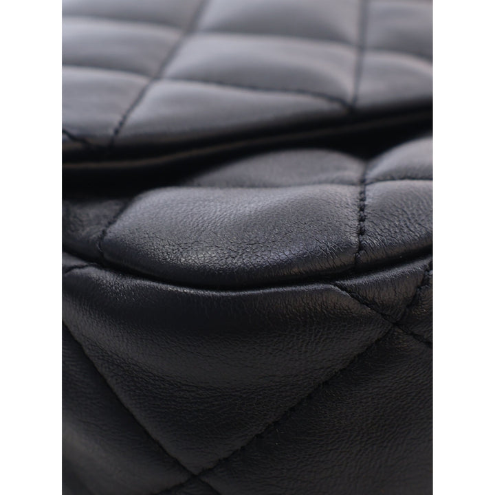 Chanel Sac bandoulière Matelassé Lacquered Chaîne à rabat Petit Cuir d'agneau Noir – vue 11 – GABY PARIS