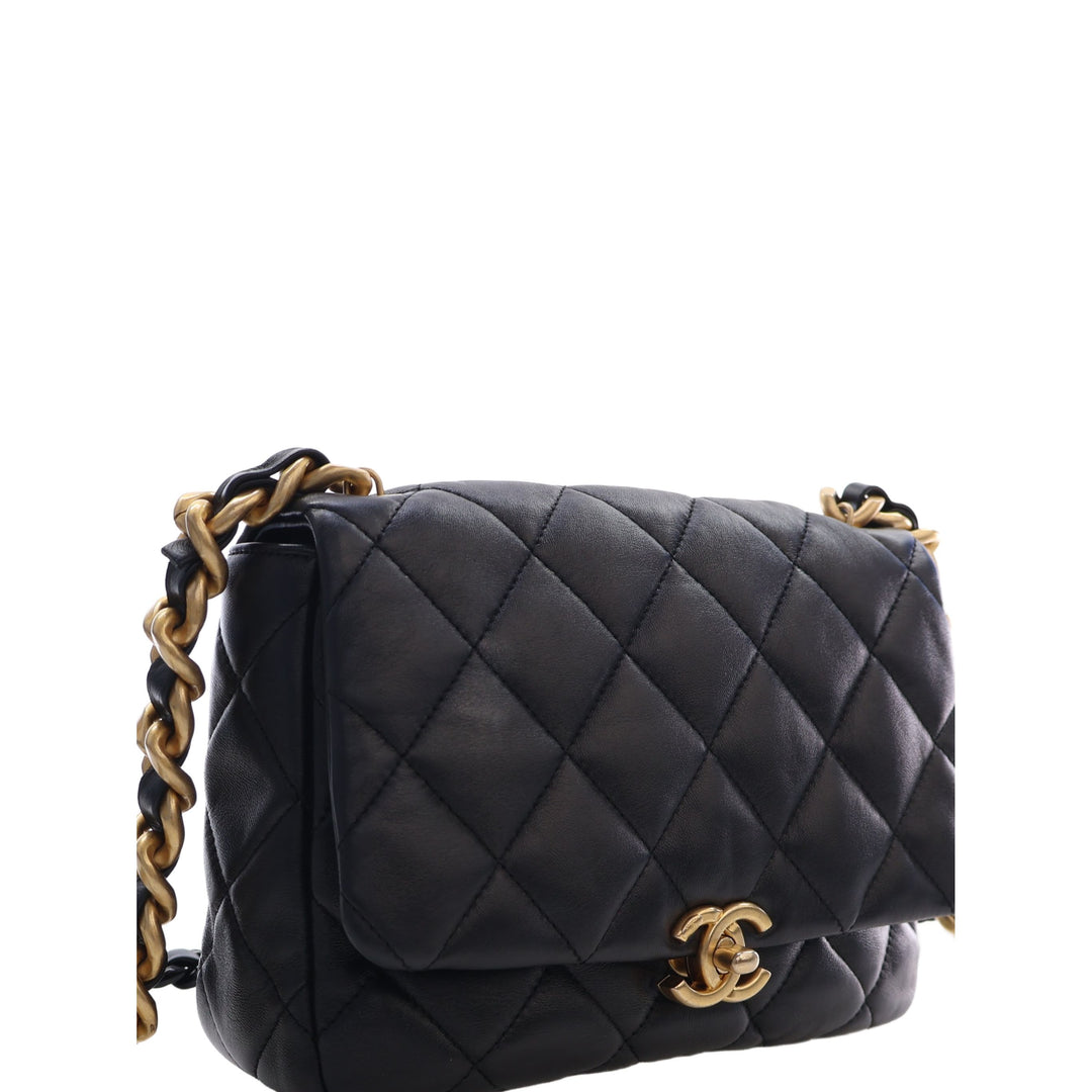 Chanel Sac bandoulière Matelassé Lacquered Chaîne à rabat Petit Cuir d'agneau Noir – vue 13 – GABY PARIS