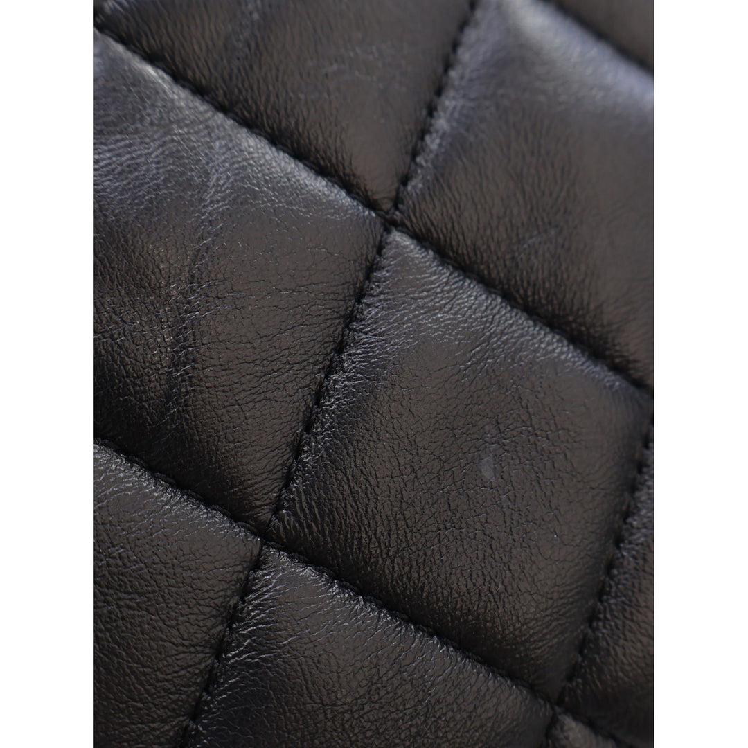 Chanel Sac bandoulière Matelassé Lacquered Chaîne à rabat Petit Cuir d'agneau Noir – vue 7 – GABY PARIS