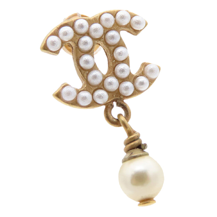 Chanel CC plaqué Perles fantaisie Swing fermoir poussette Boucles d’oreilles