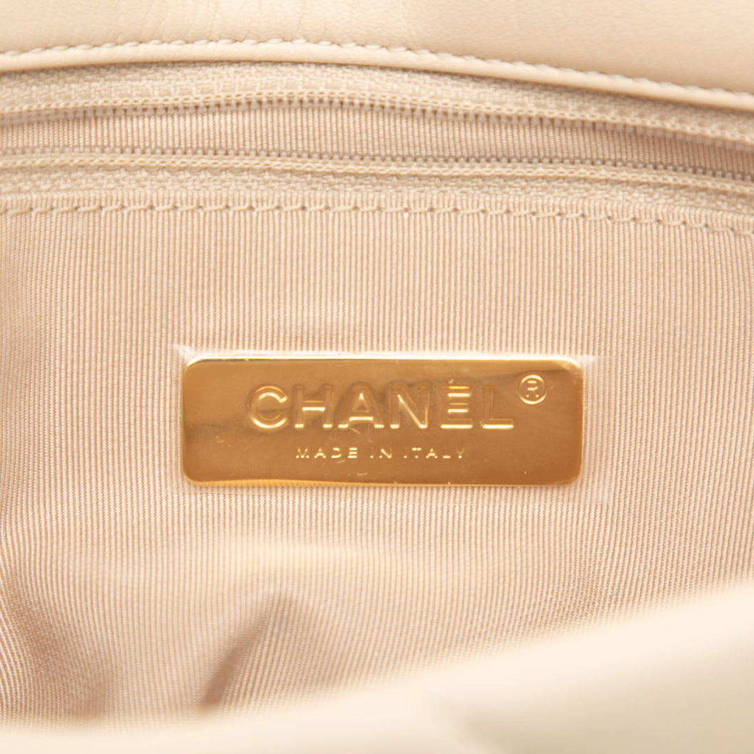 Chanel Medium Cuir d’agneau 19 à rabat