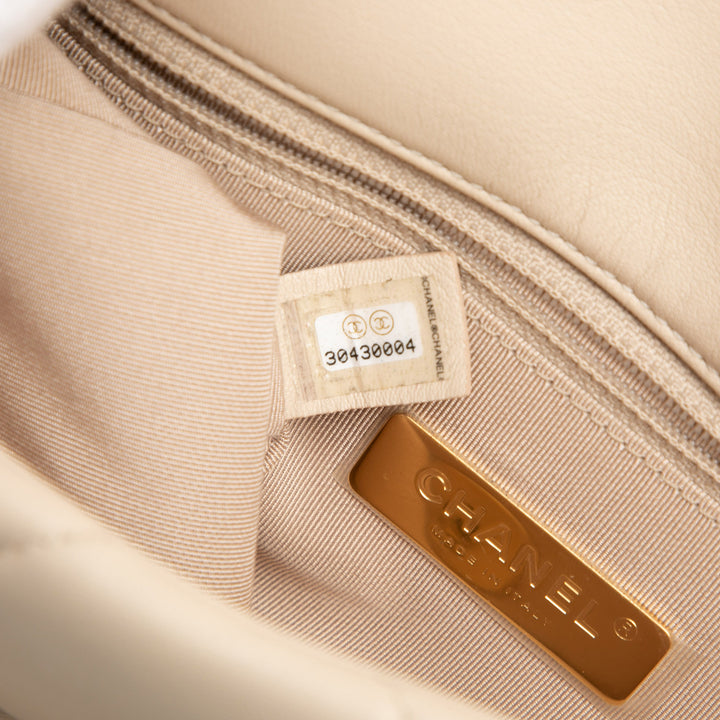Chanel Medium Cuir d’agneau 19 à rabat