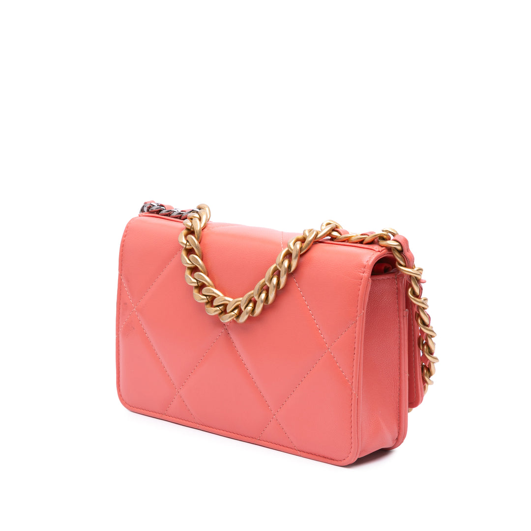 Chanel Matelassé 19 Wallet on Chain Cuir d'agneau