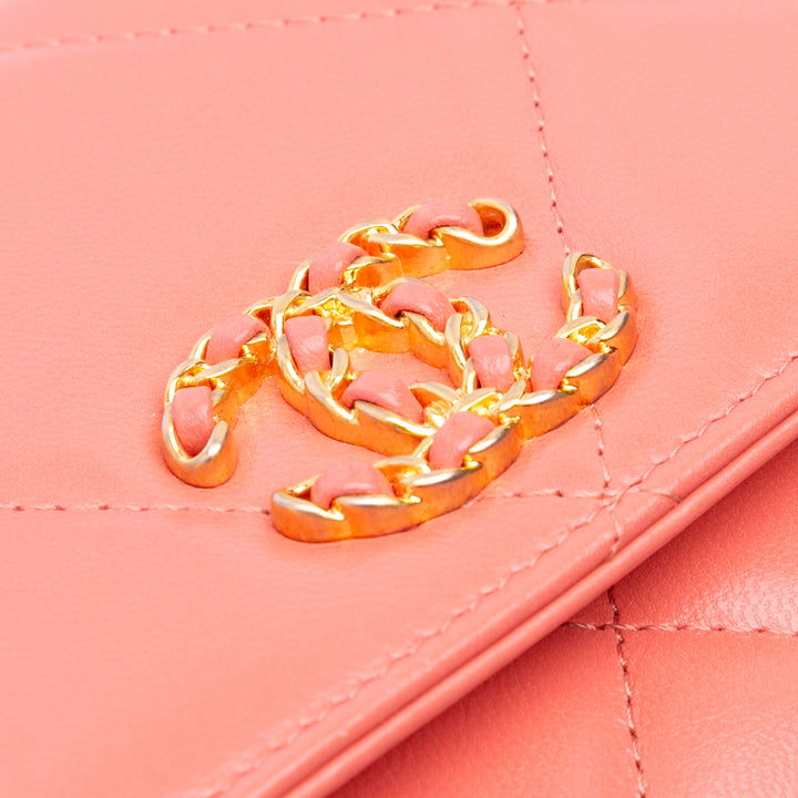 Chanel Matelassé 19 Wallet on Chain Cuir d'agneau