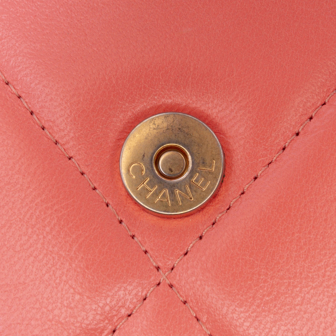 Chanel Matelassé 19 Wallet on Chain Cuir d'agneau