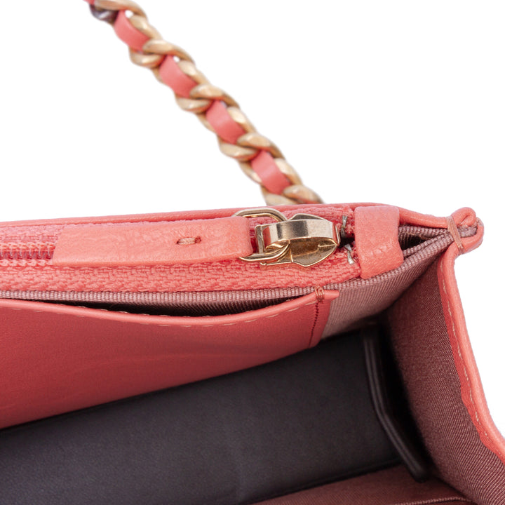 Chanel Matelassé 19 Wallet on Chain Cuir d'agneau