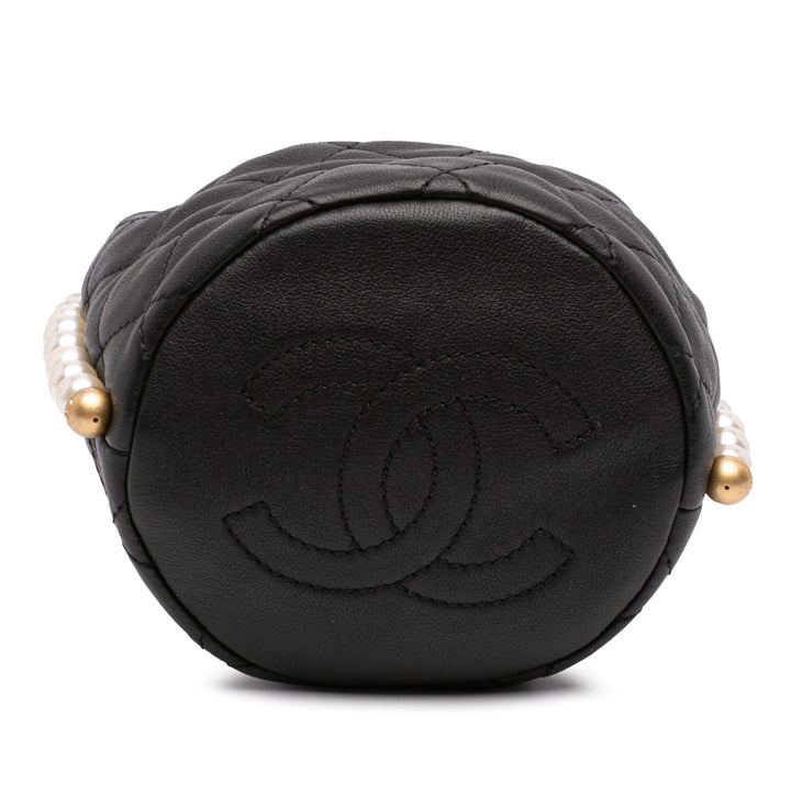 Chanel Mini Matelassé Cuir de veau About Perles Drawstring Bucket Sac