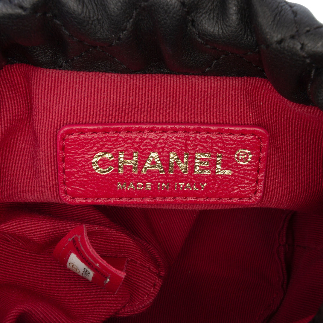 Chanel Mini Matelassé Cuir de veau About Perles Drawstring Bucket Sac