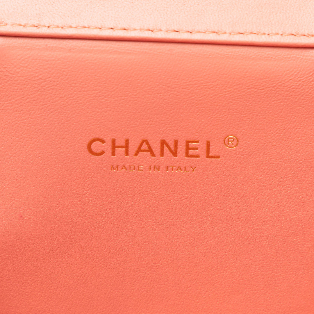 Chanel Matelassé Cuir verni Afternoon Tea Vanity avec chaîne