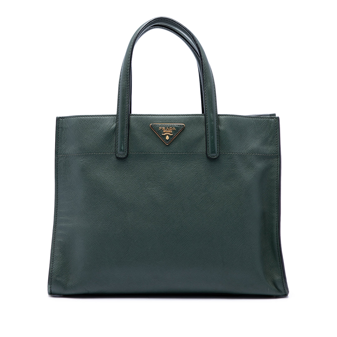 Prada Cabas Souple Triple Poche Saffiano Vert – vue principale – GABY PARIS
