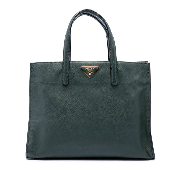 Prada Cabas Souple Triple Poche Saffiano Vert – vue principale – GABY PARIS