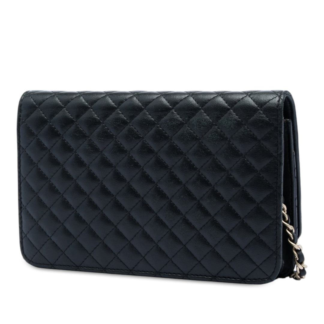 Chanel Matelassé Cuir d'agneau Crest Wallet on Chain