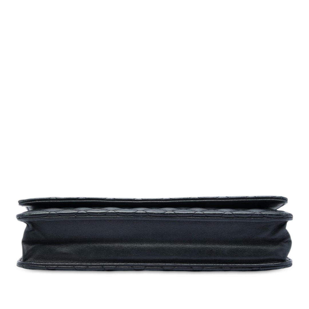 Chanel Matelassé Cuir d'agneau Crest Wallet on Chain