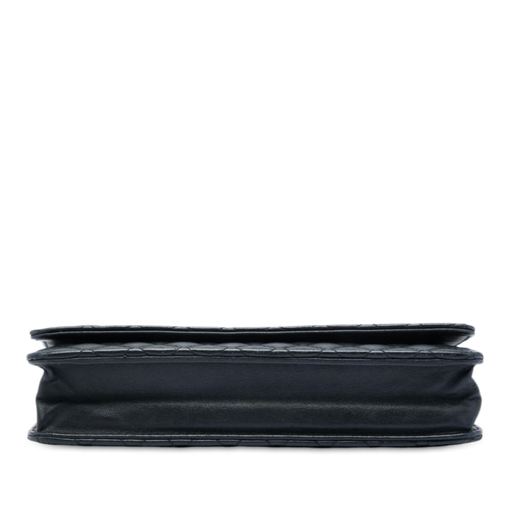 Chanel Matelassé Cuir d'agneau Crest Wallet on Chain