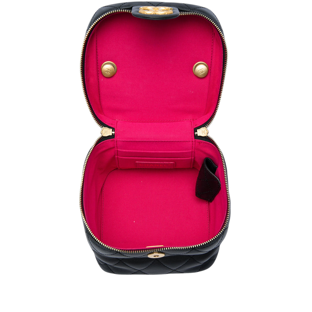 Chanel Matelassé Chaîne Bar Vanity avec chaîne Petit Cuir de veau Noir – vue 4 – GABY PARIS